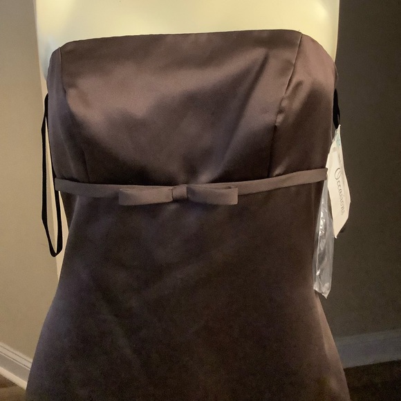 Brown Jim HJELM:Size 8
Brown Midi Dress Special Occasion
New Tag Attached - Picture 1 of 9